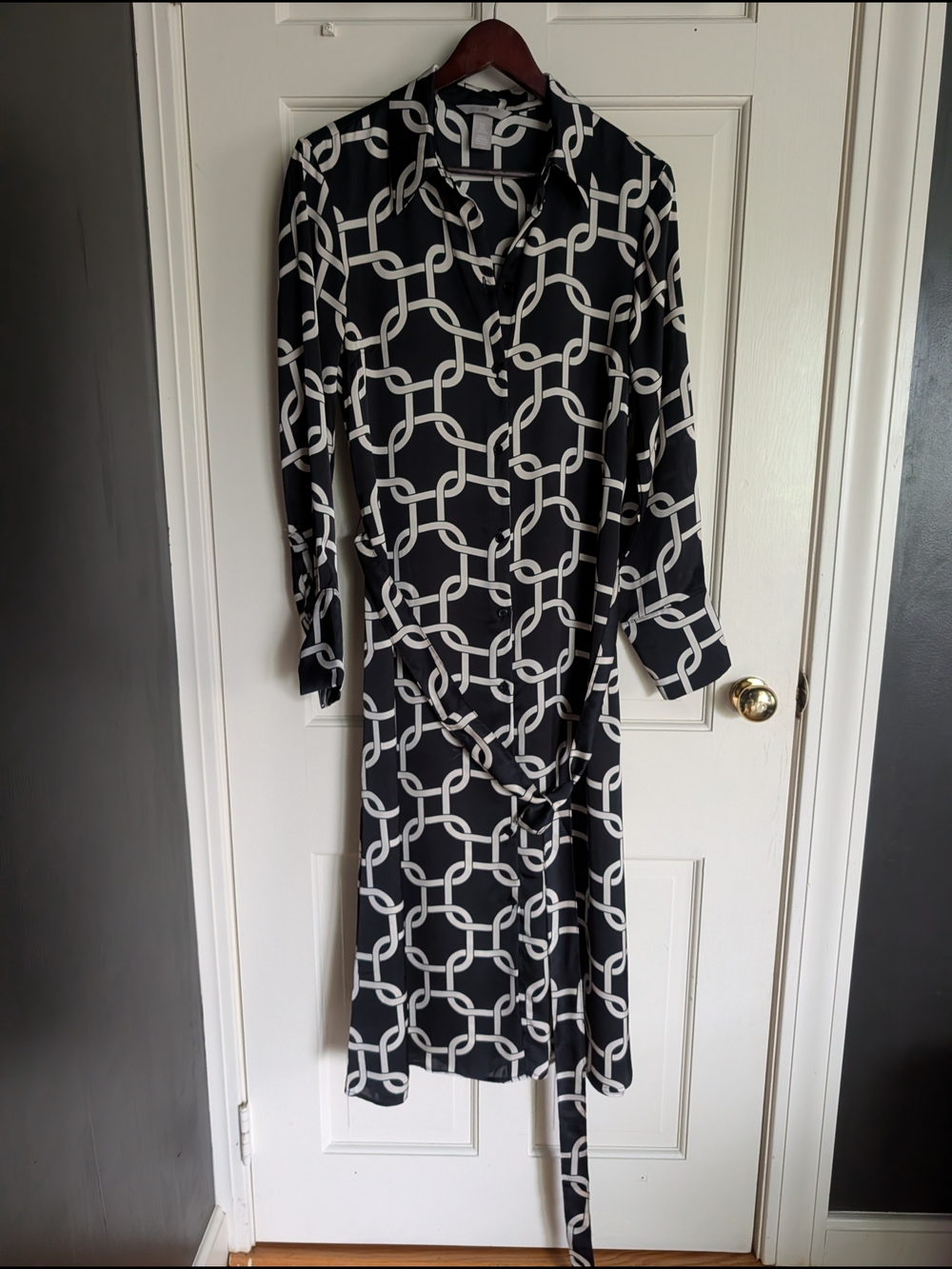 H&M Black & White Chain-Print Long Sleeve Shirt Dress